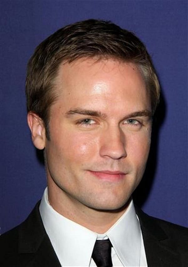 Scott Porter Holden